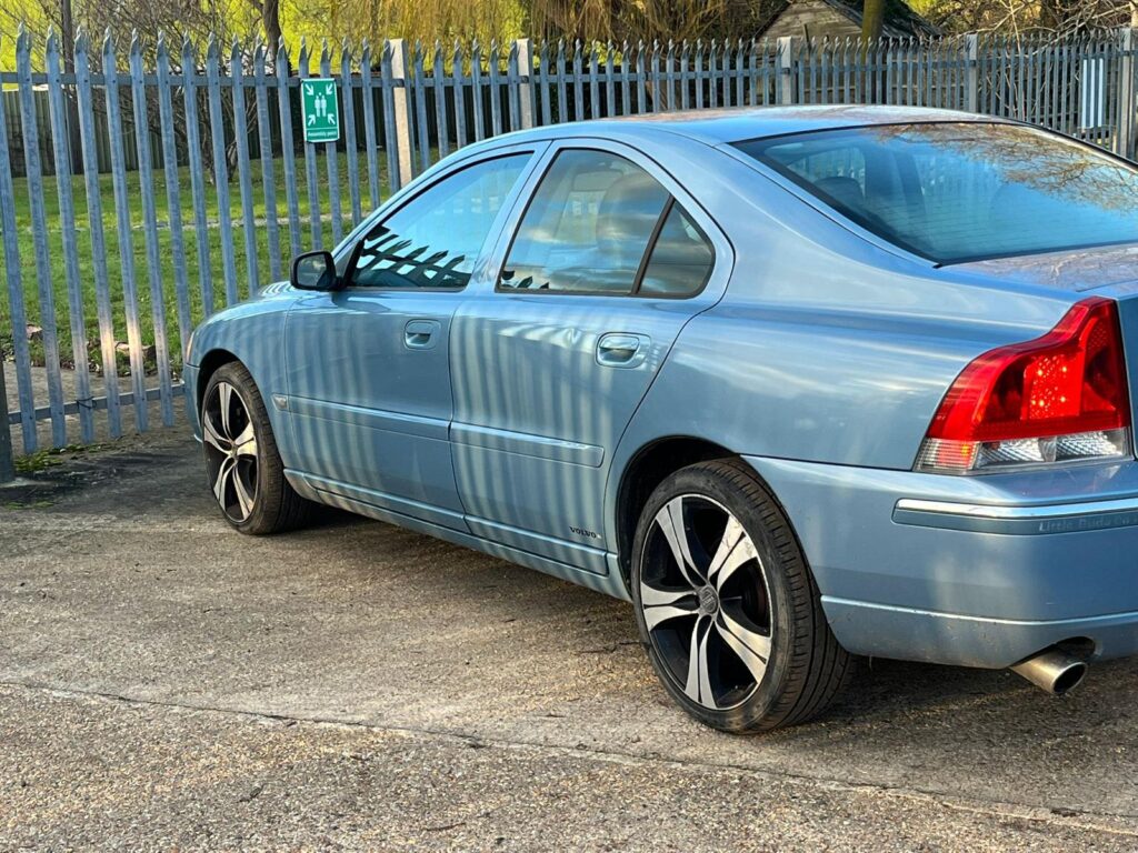 2004 Volvo S60